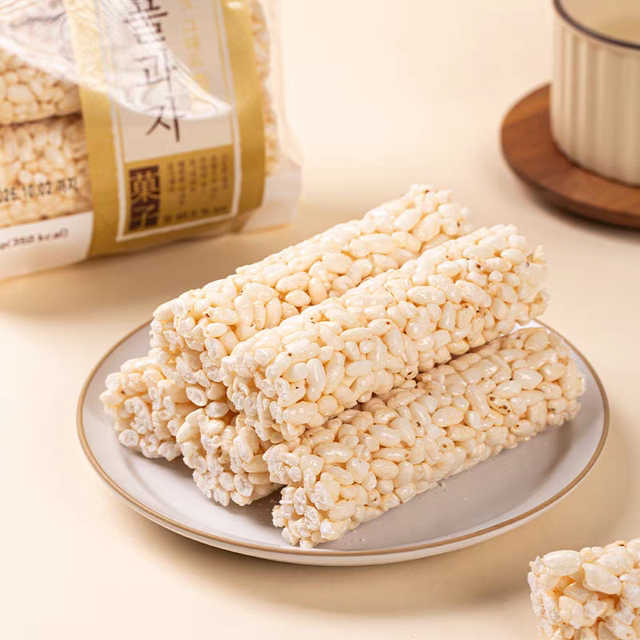 South Korea imports CW Qingyou rice puffed crispy rice cracker stick puffed food office snacks to satisfy your cravings