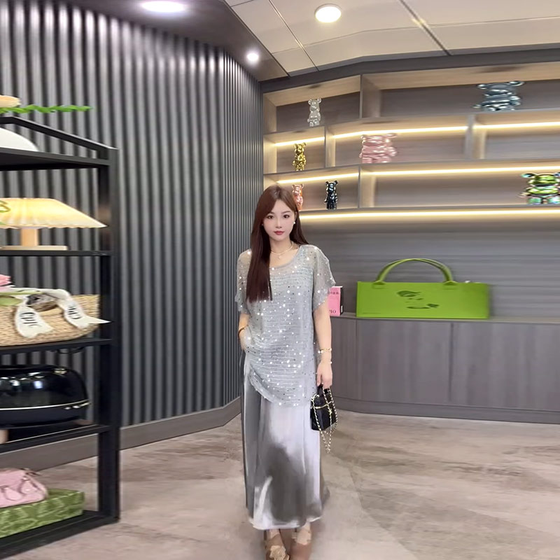 加大码女装圆领短袖亮片上衣吊带裙胖妹妹夏季款气质设计感两件套 - 图1