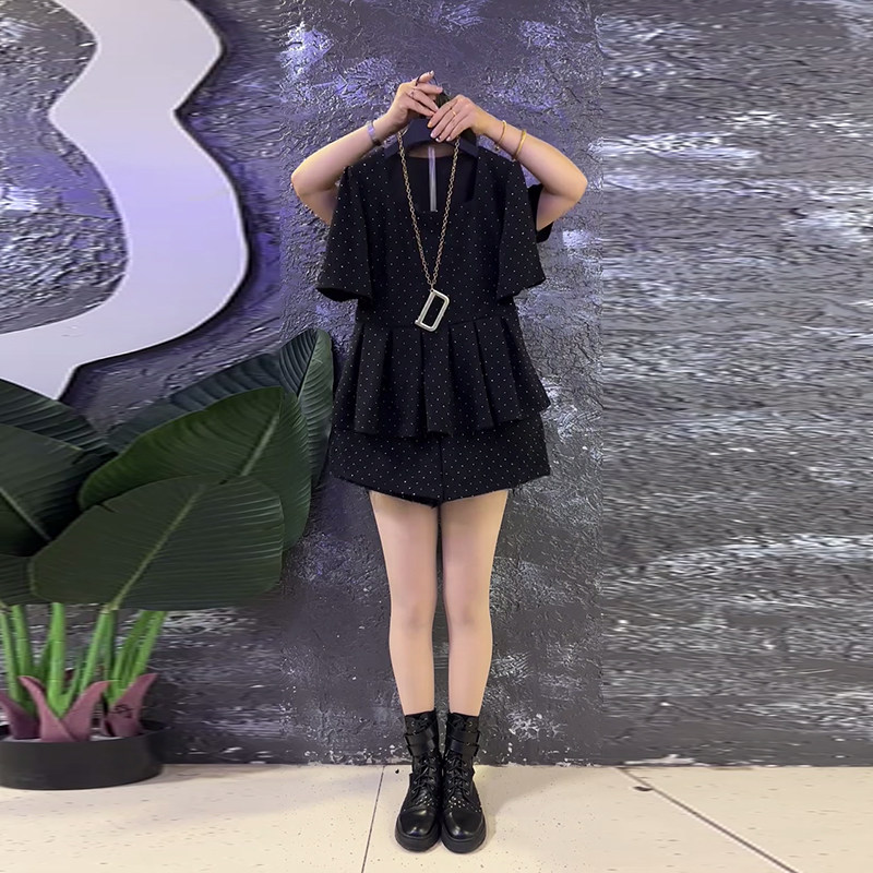 加大码女装圆领短袖收腰上衣短裤胖妹妹黑色显瘦满天星亮钻两件套,淘宝优惠券,粉丝福利购,淘宝优惠卷