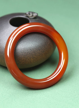 纯天然玛瑙粗圆条全红手镯女款式