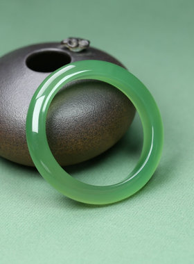 天然玛瑙高冰梅子青宽扁条手镯女