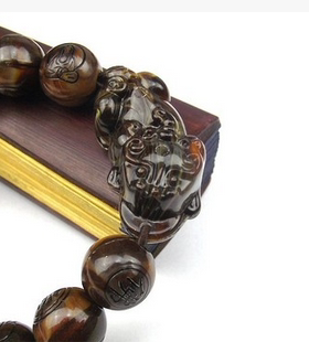 塑料虎晴石时尚风串珠貔貅手链