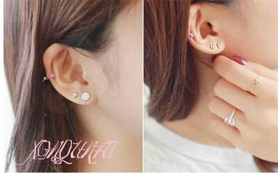 小确幸18k白金钻石耳钉26英文字母单真钻耳钉男女中性耳饰百搭 虎窝淘