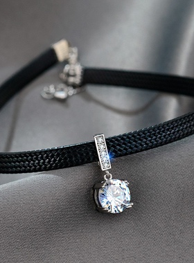 性感项链小众设计感超闪锆石吊坠choker颈带皮绳项链女短款锁骨链