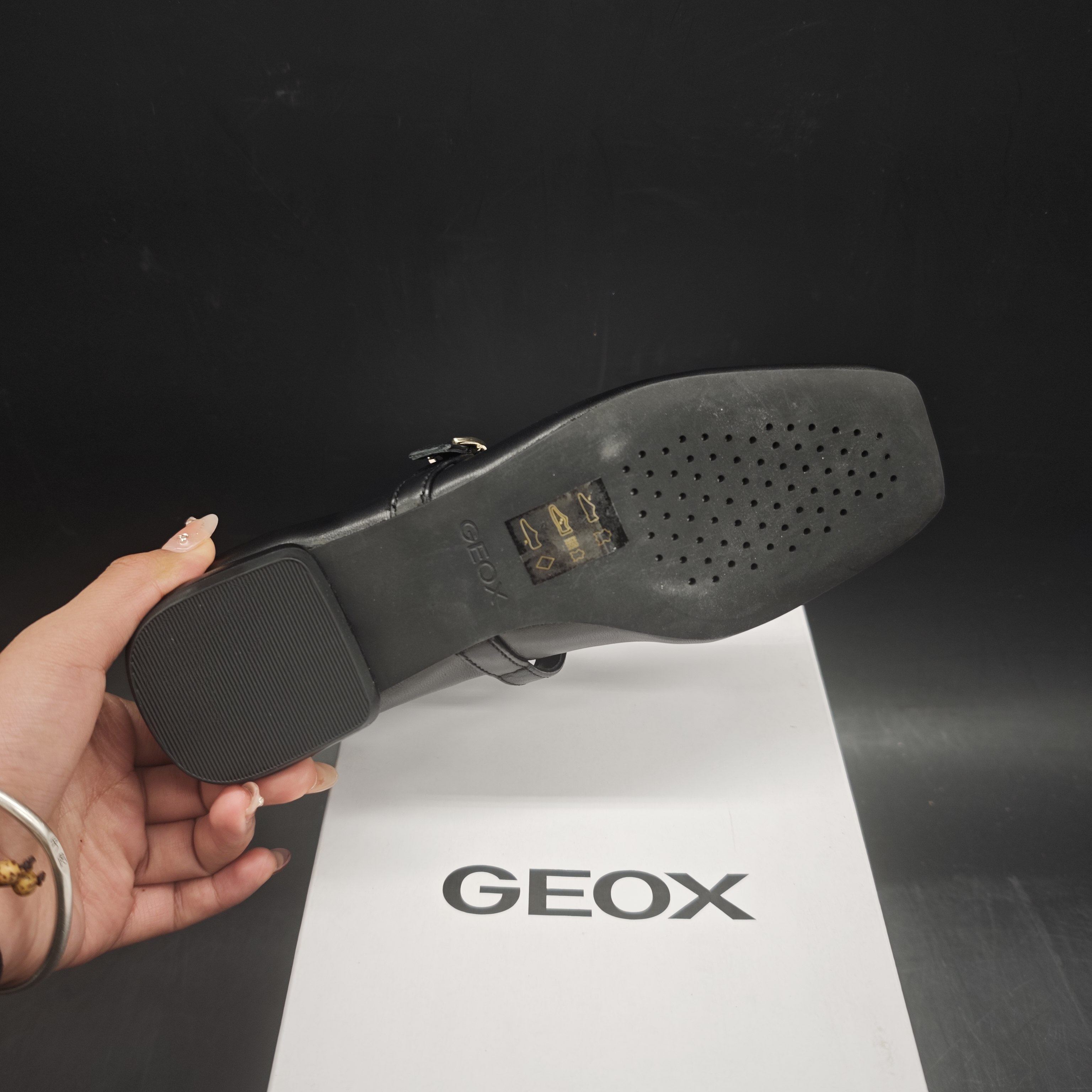 35码专柜撤柜25年新品Geox健乐士女鞋舒适百搭透气单鞋153049,淘宝优惠券,粉丝福利购,淘宝优惠卷