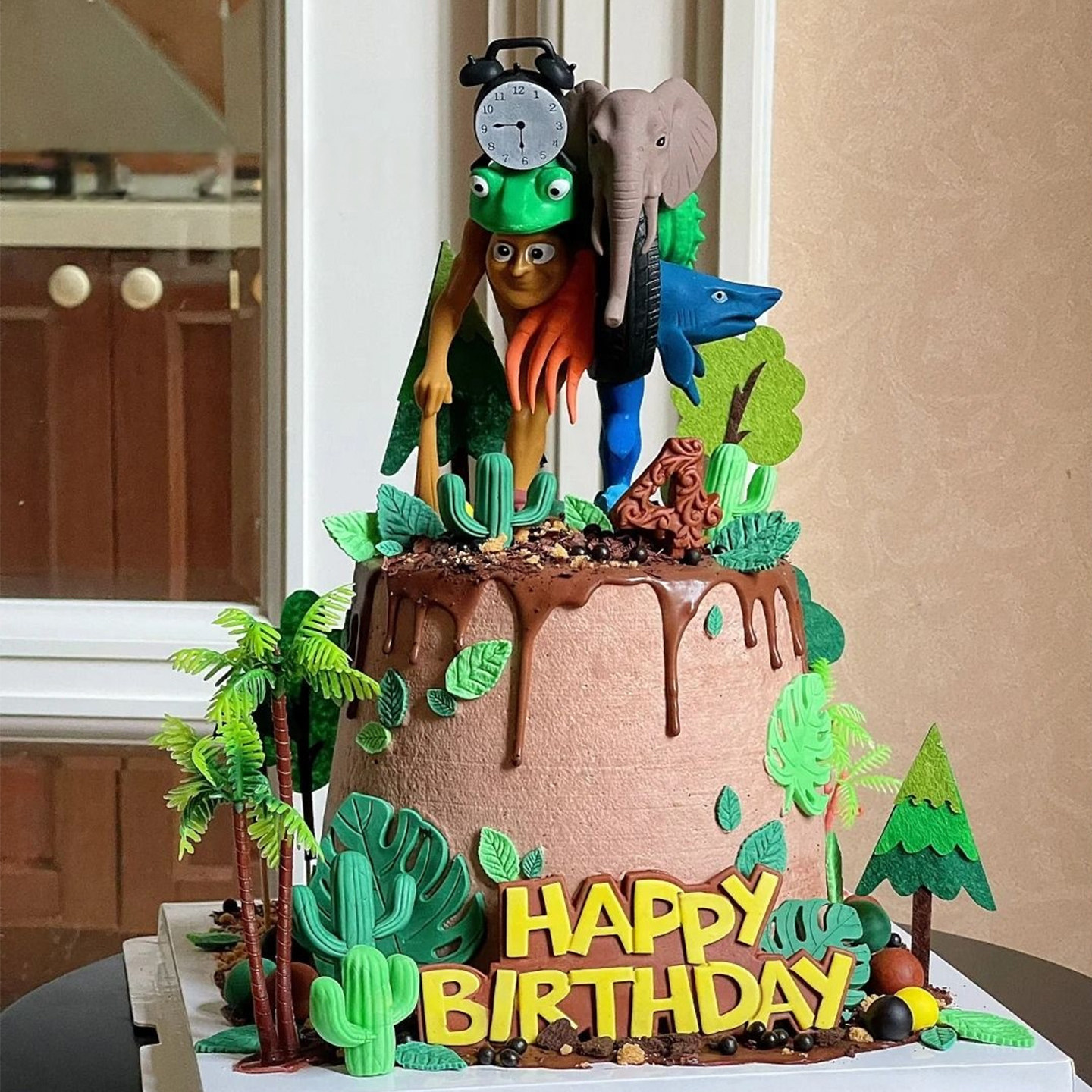 网红同款山海经木棍人拖鞋大象三角鲨创意儿童生日蛋糕装饰摆件,淘宝优惠券,粉丝福利购,淘宝优惠卷