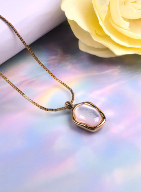 天然白贝母项链女款金色不规则吊坠高级感锁骨链送女友生日礼物