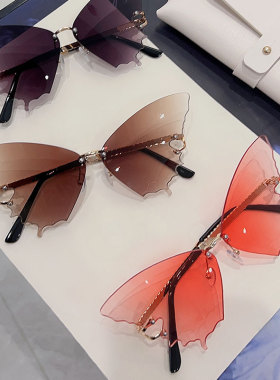 个性蝴蝶墨镜特适合凹造型的眼镜