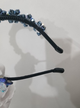 精致高级感镶钻水晶发箍甜美花朵重工带齿防滑头箍洋气发卡压发女