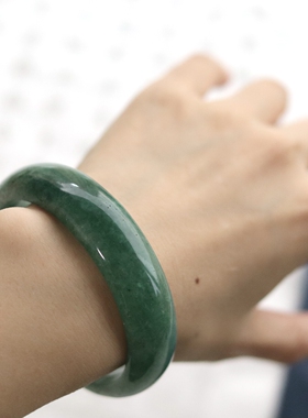 喜欢每一个自己-玉石手镯