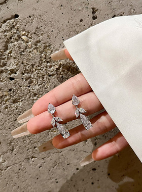 小巧灵动FRIDAYJEWELRY锆石百搭