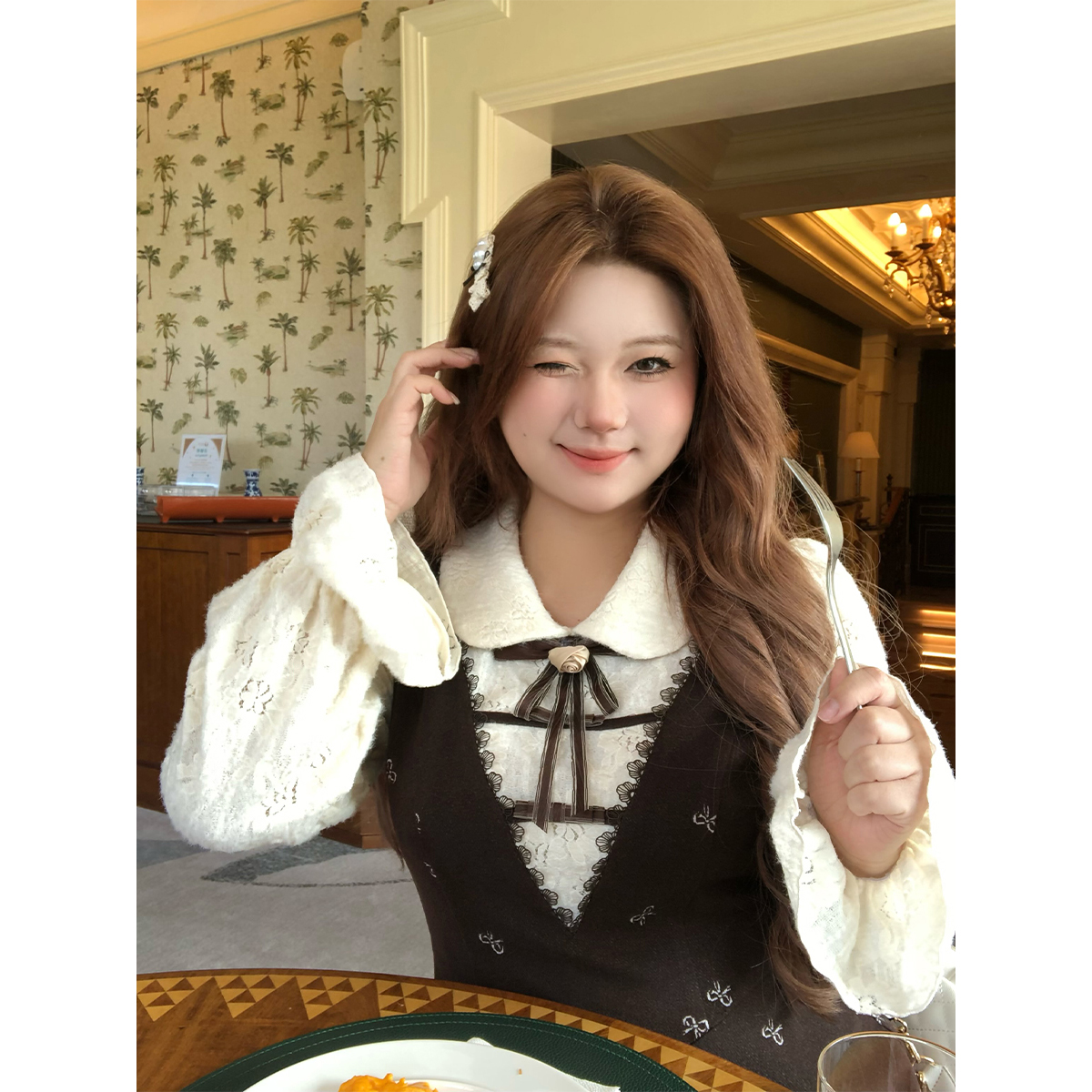 安妮不火 雪尼尔蕾丝拼接娃娃领连衣裙女微胖大码假两件气质裙子 - 图0