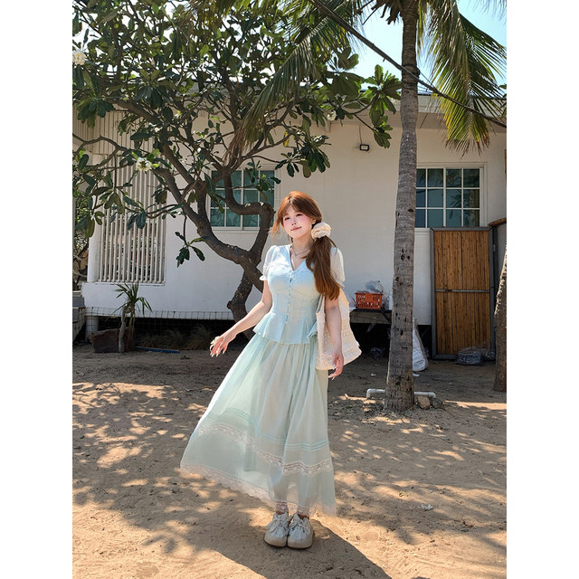 Anne ບໍ່ຮ້ອນແລະມີ brocade lace top ແລະ skirt suit fairy ສໍາລັບແມ່ຍິງທີ່ມີໄຂມັນເລັກນ້ອຍ, ຂະຫນາດໃຫຍ່, ແອວ slimming ແລະ whitening ສອງຊຸດ.