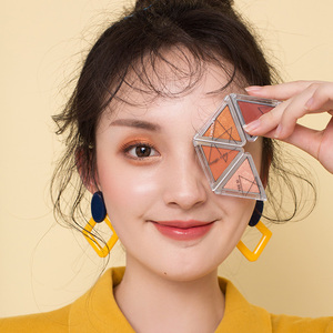 稚优泉四色折叠眼影