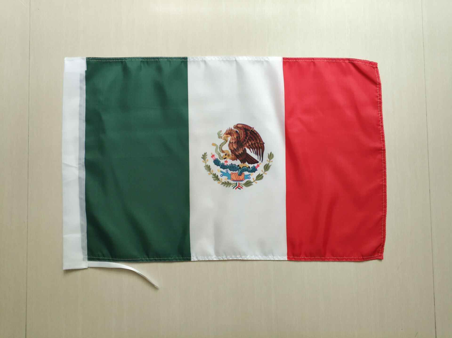 市場 メキシコ国旗 インテリア雑貨 Mexico 黒棒 吸盤付 グッズ ミニフラッグ