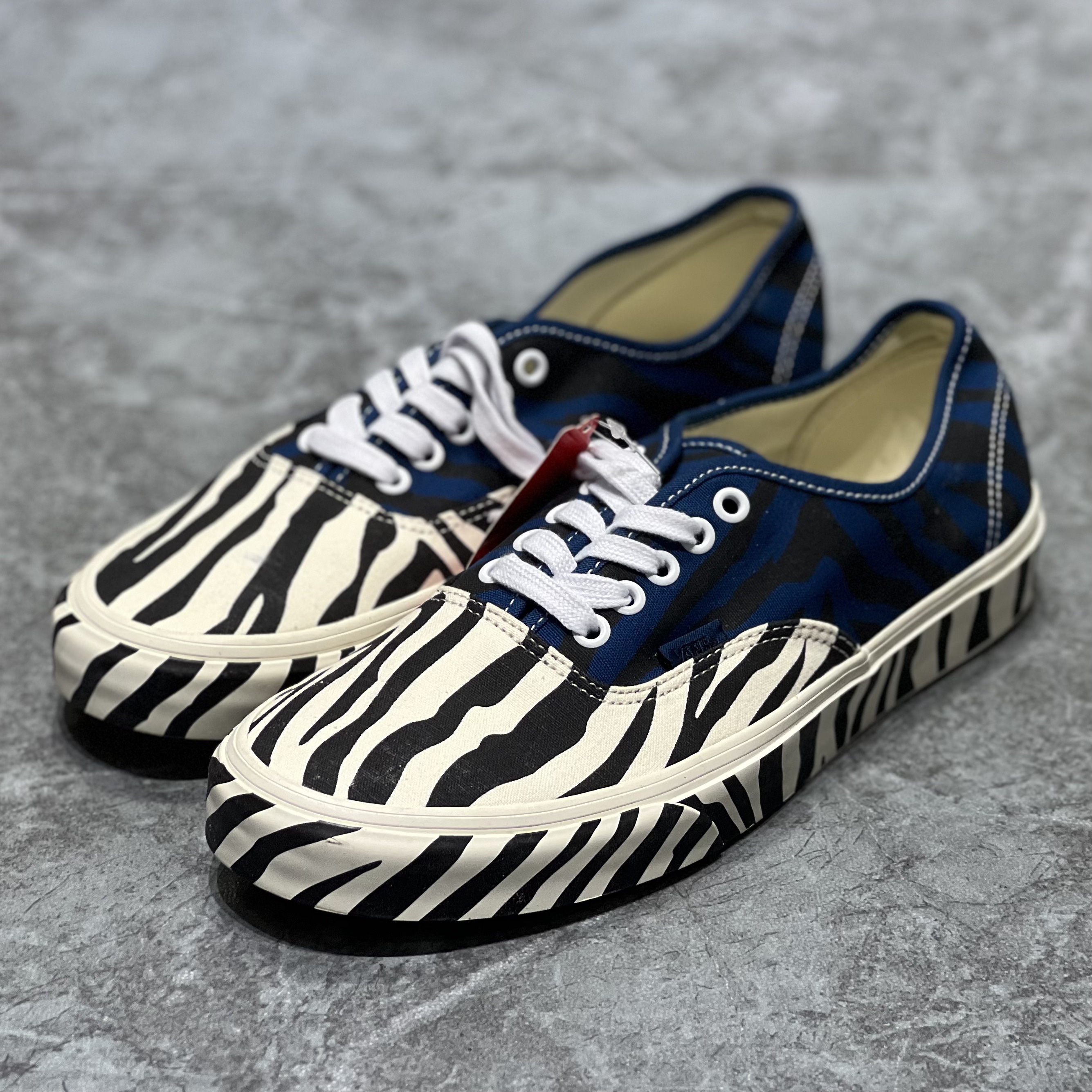 Vans Authentic Animal男女情侣时尚休闲低帮帆布板鞋VN0A5KRDASQ - 图0