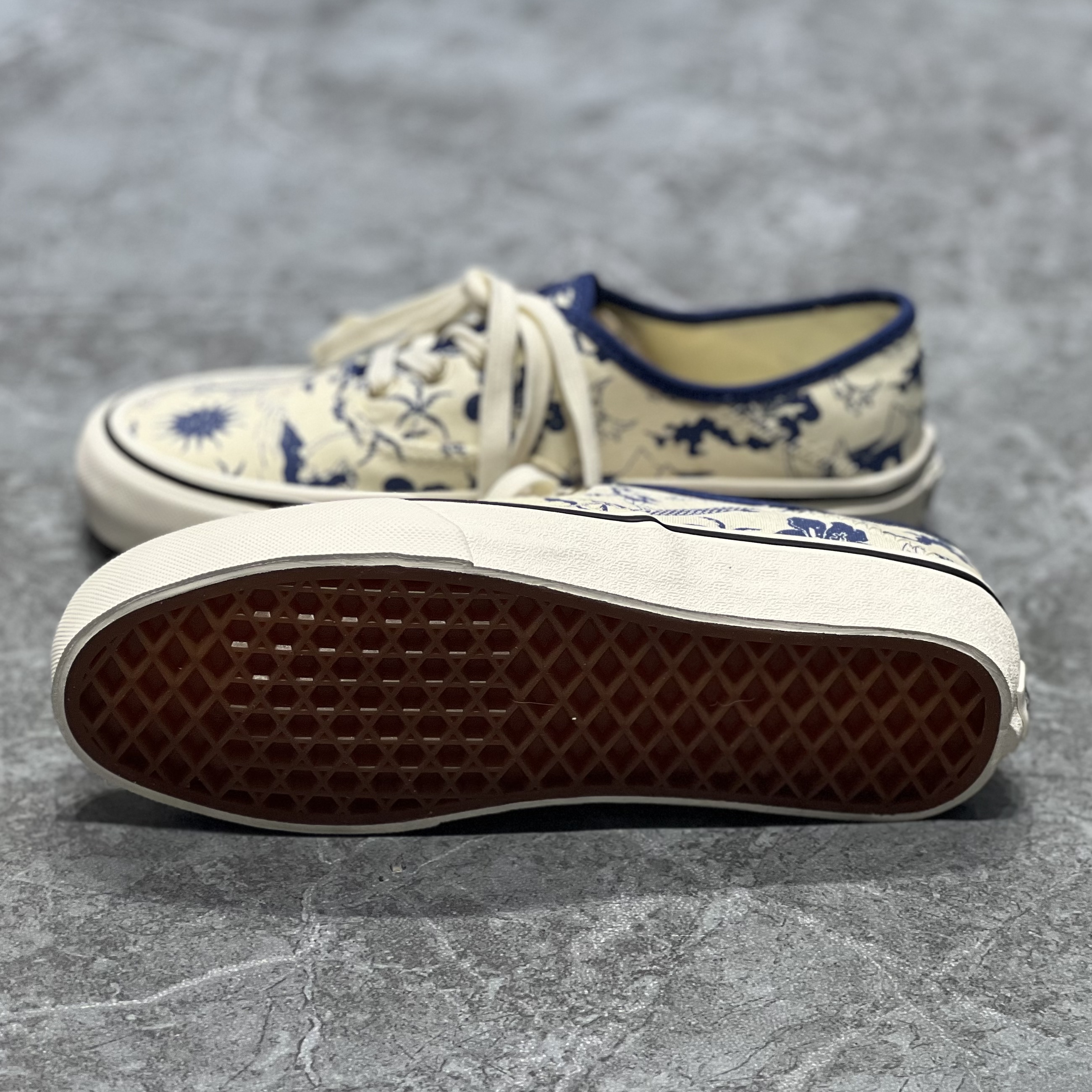 Vans Authentic男女白蓝冲浪印花低帮休闲运动帆布鞋VN0A5HYPAXV - 图0