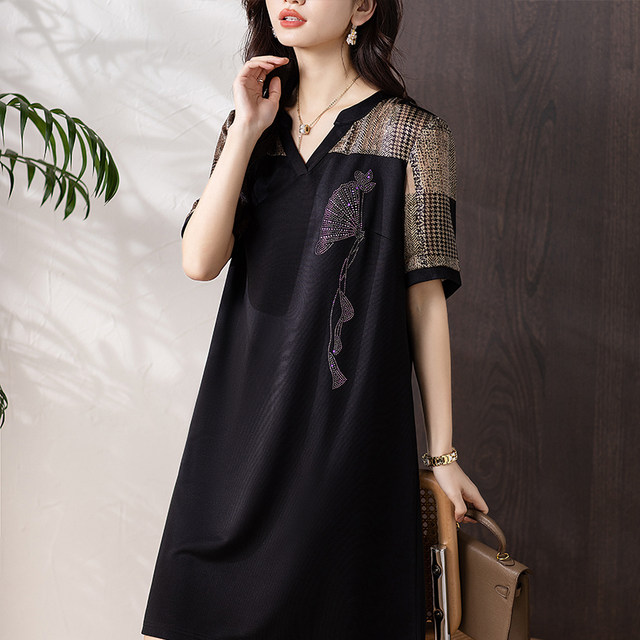 Fat girl's fashionable loose short-sleeved dress