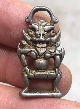 复古藏式手工天铁力士经书扣挂件吊坠文玩随身小人寒铁像扣子配饰