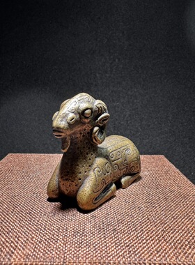 黄铜中式古典小铜器复古清代卧羊铜摆件镇尺茶宠文玩把件实心纯铜