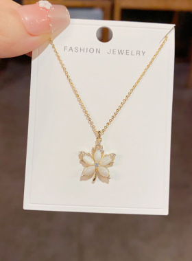 2025新款韩版气质时尚甜美百搭贝壳珠枫叶吊坠项链个性轻奢高级感