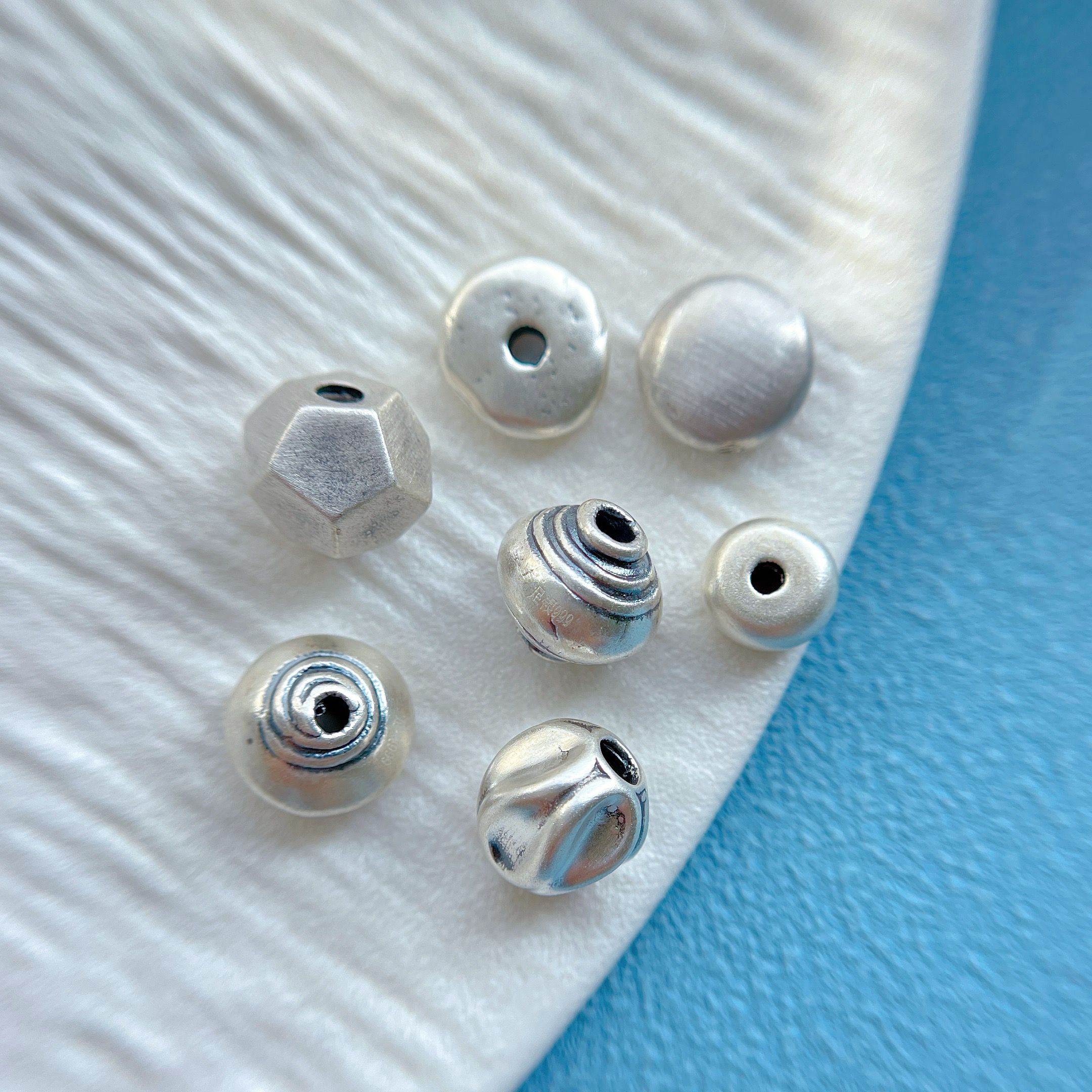 足银999纯银饰配件锤纹八棱珠灯笼珠百香籽蝴蝶隔珠隔片拉丝爱心 - 图1