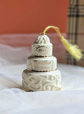 持续瓷生 出口陶瓷雷诺白色三层蛋糕描金急救包挂摆件场景装饰