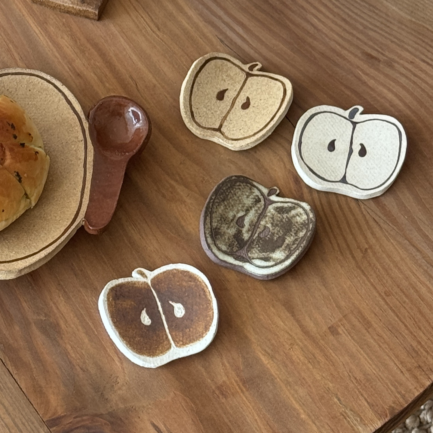 一颗松果居 自制手作粗陶瓷筷子架可爱苹果切片筷子勺子架摆件,淘宝优惠券,粉丝福利购,淘宝优惠卷