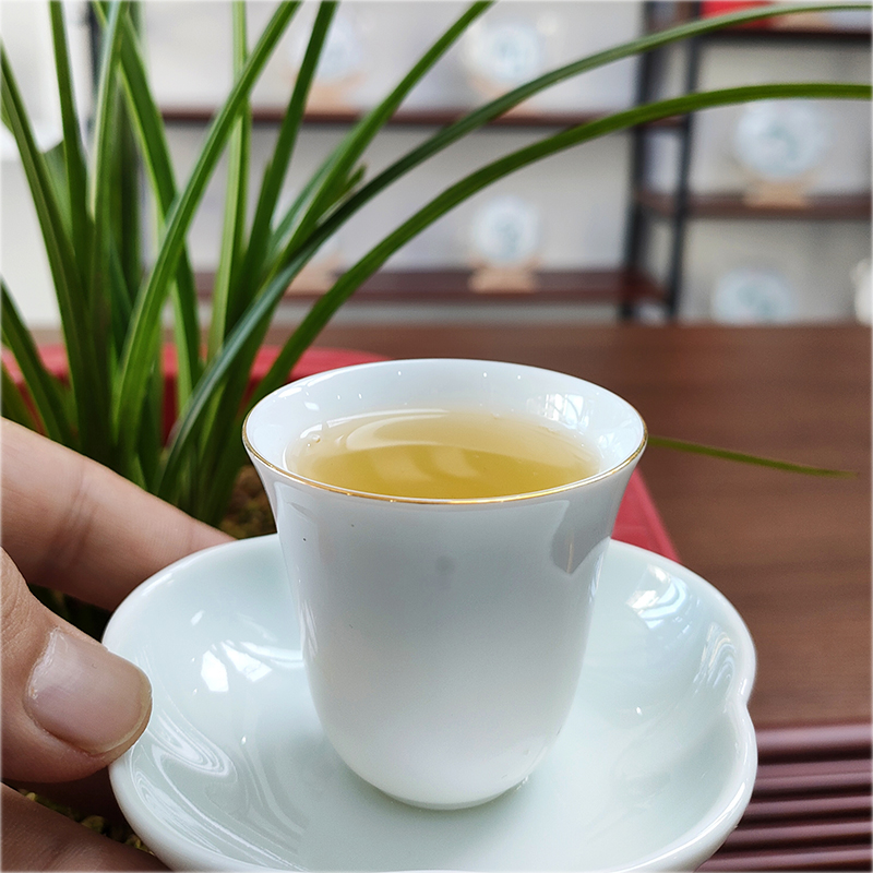 趣普茶叶2022年弯弓纯料生普云南易武名山普洱茶生茶紧压饼茶200g