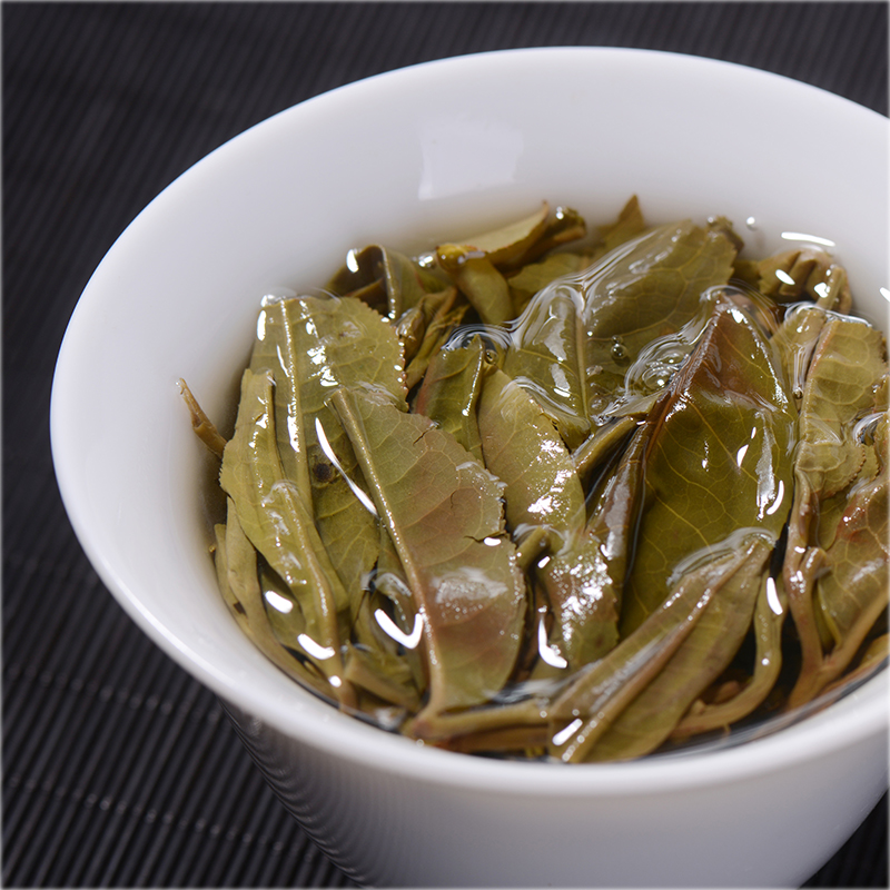 天弘茶厂2019年易武青生普头春茶紧压普洱茶生茶云南七子饼茶357g