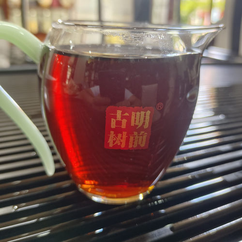 云南源头工厂原产地直销冰岛头春古树离地发酵7年357克普洱熟茶饼 - 图2