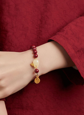 亚亨本命年朱砂玉兔手链女S925银和田玉生肖兔子福牌手串饰品礼物