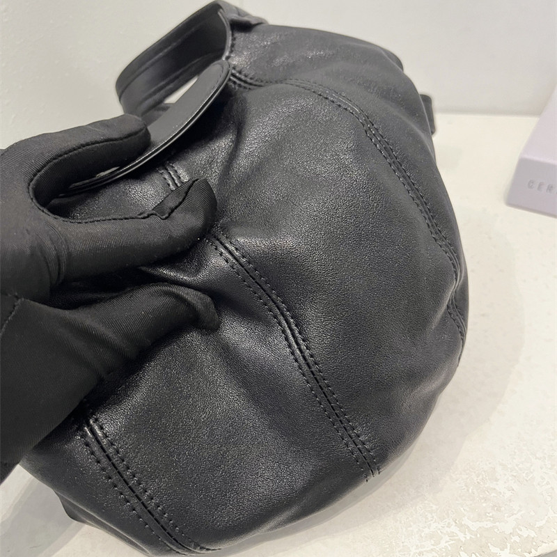 黑色女王正品植鞣头层牛皮水桶包2025新款潮秋复古真皮单肩斜挎包,淘宝优惠券,粉丝福利购,淘宝优惠卷