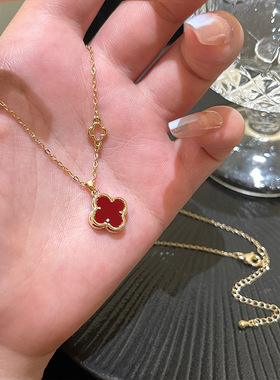 2025新款秋冬项链大气红色四叶草不掉色独特颈链简单马年本命年
