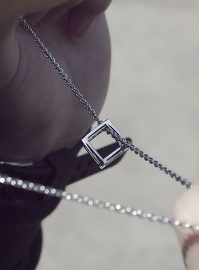 国潮风正方形钛钢街拍爱情吊坠