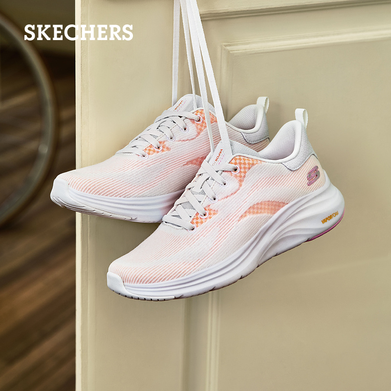 【520礼物】Skechers斯凯奇2024夏男鞋超轻回弹跑步鞋舒适运动鞋 - 图1