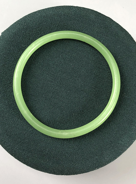 清代宫廷细款搅胎老琉璃手镯捡漏