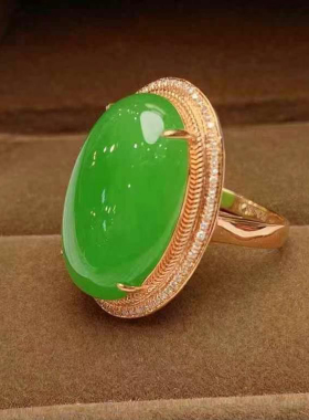 收藏级孤品和田玉碧玉苹果绿大旦面戒指豪华镶嵌辣绿戒指高级女戒