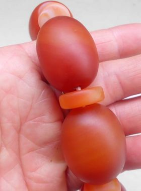 促销红缠丝玛瑙桶珠南红色玉髓