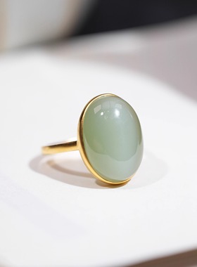 18k金镶嵌和田玉俄罗斯碧玉粉青冰底猫眼戒指女款简约百搭款