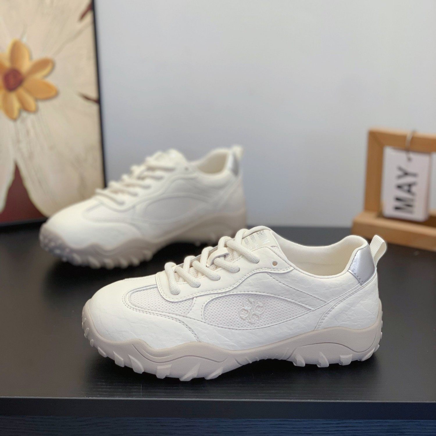 真皮时尚炸街休闲鞋女2026春季新款阿甘鞋百搭平底显脚小运动跑鞋,淘宝优惠券,粉丝福利购,淘宝优惠卷