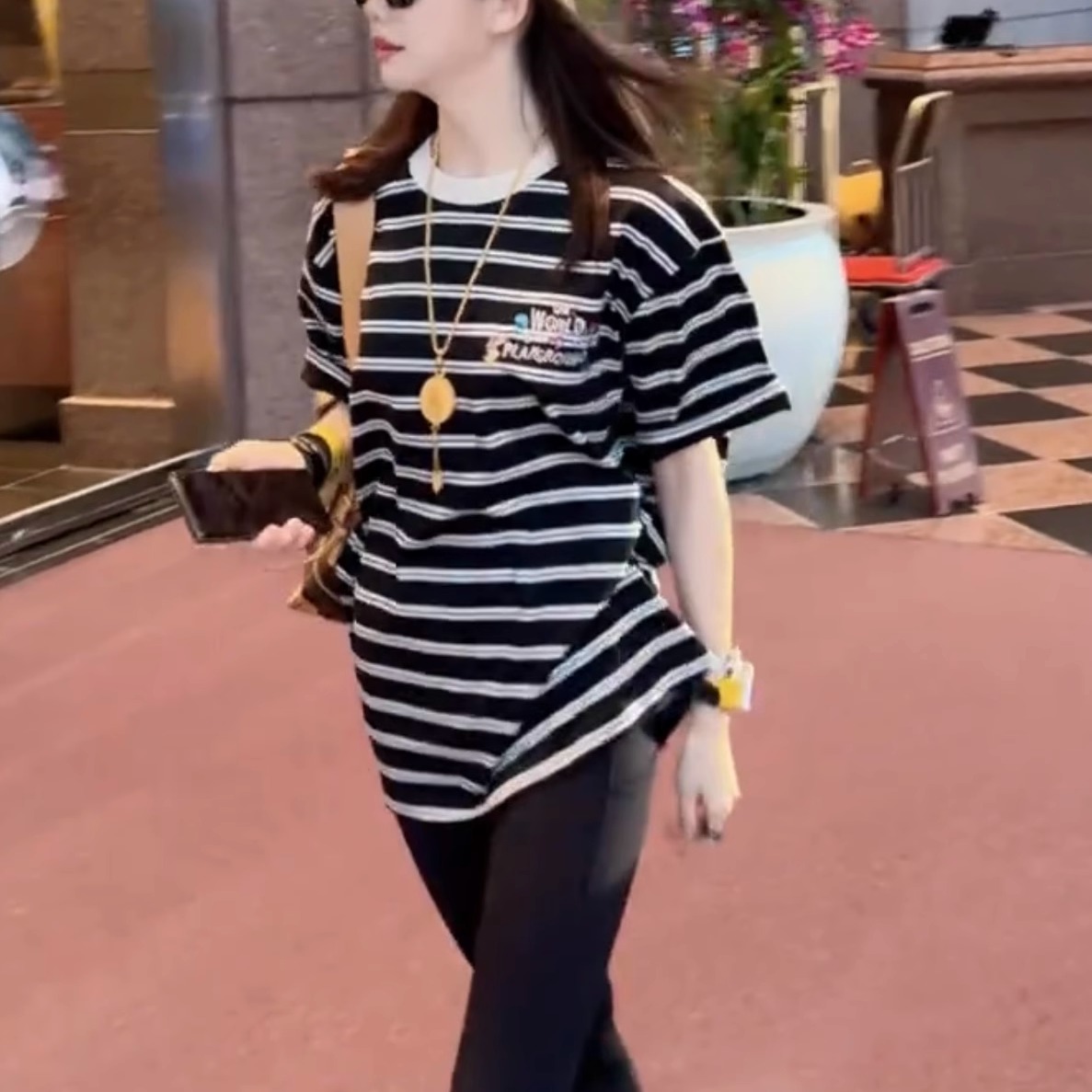 潮牌字母刺绣条纹中长款短袖T恤女2025夏季新款宽松百搭显瘦上衣 - 图2