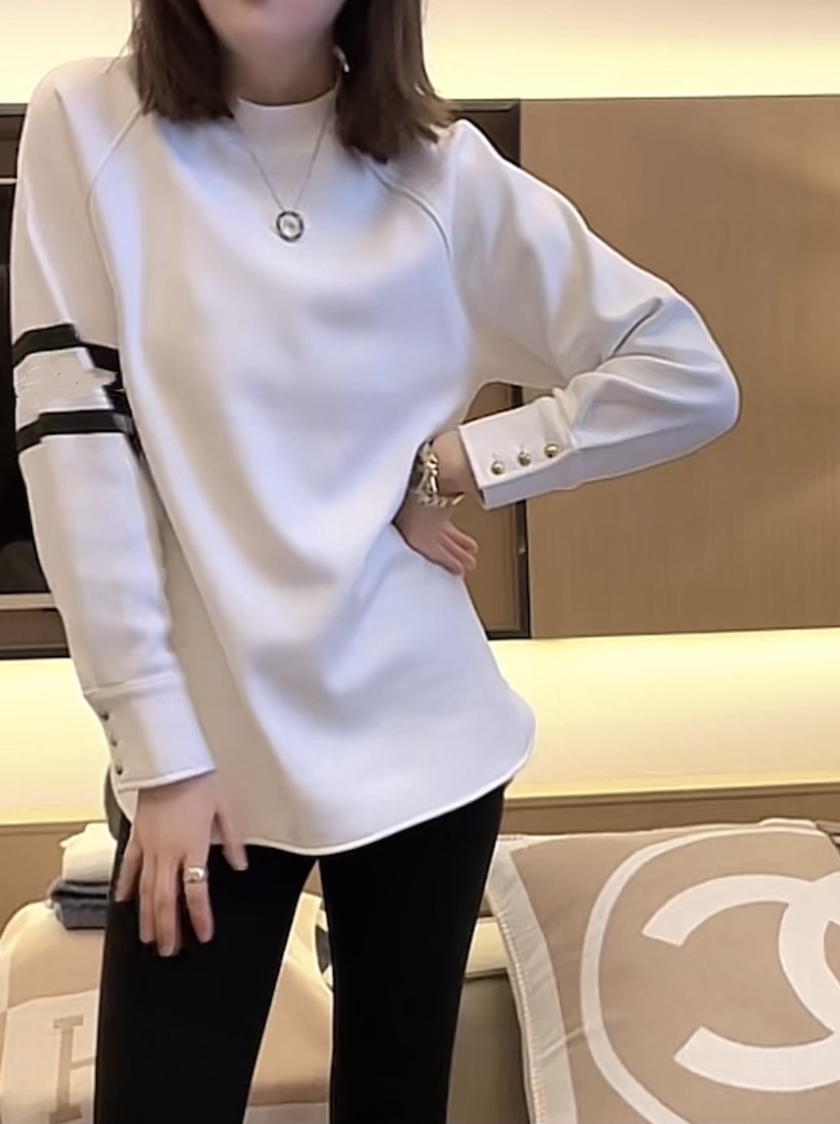 加绒加厚中长款卫衣女冬季新款韩版设计感金色纽扣印花百搭打底衫