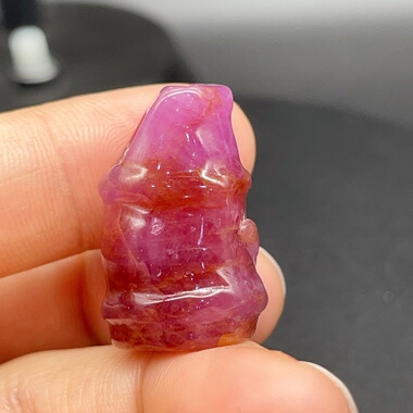 63.26ct天然无烧红宝石竹节雕刻件15.2*24.9mm牛鼻孔挂坠专柜正品