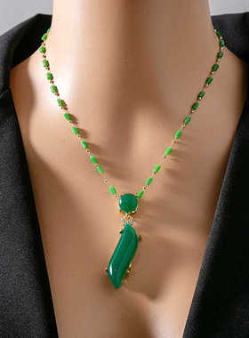 树脂仿和田玉佩毛衣链女