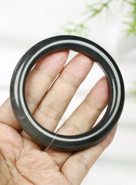 古晨和田玉烟紫圆条手镯