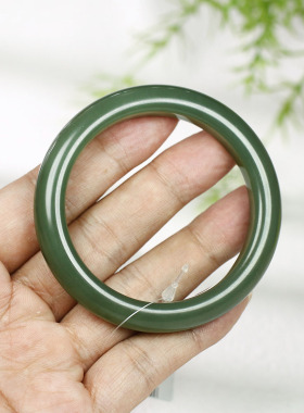 古晨和田玉湖水绿手镯