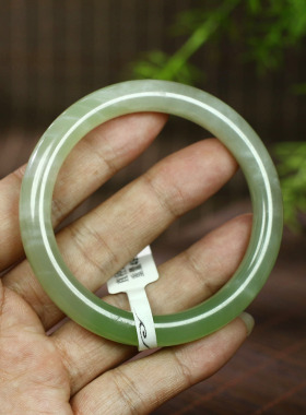 古晨新疆和田玉翠青手镯