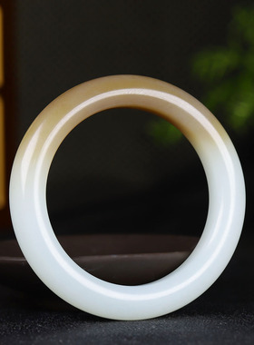 (古晨珠宝)新疆和田玉且末糖白玉手镯女款玉镯腕间美玉悬69g57mm