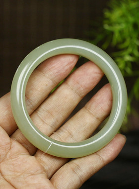 古晨和田玉晴水圆条手镯